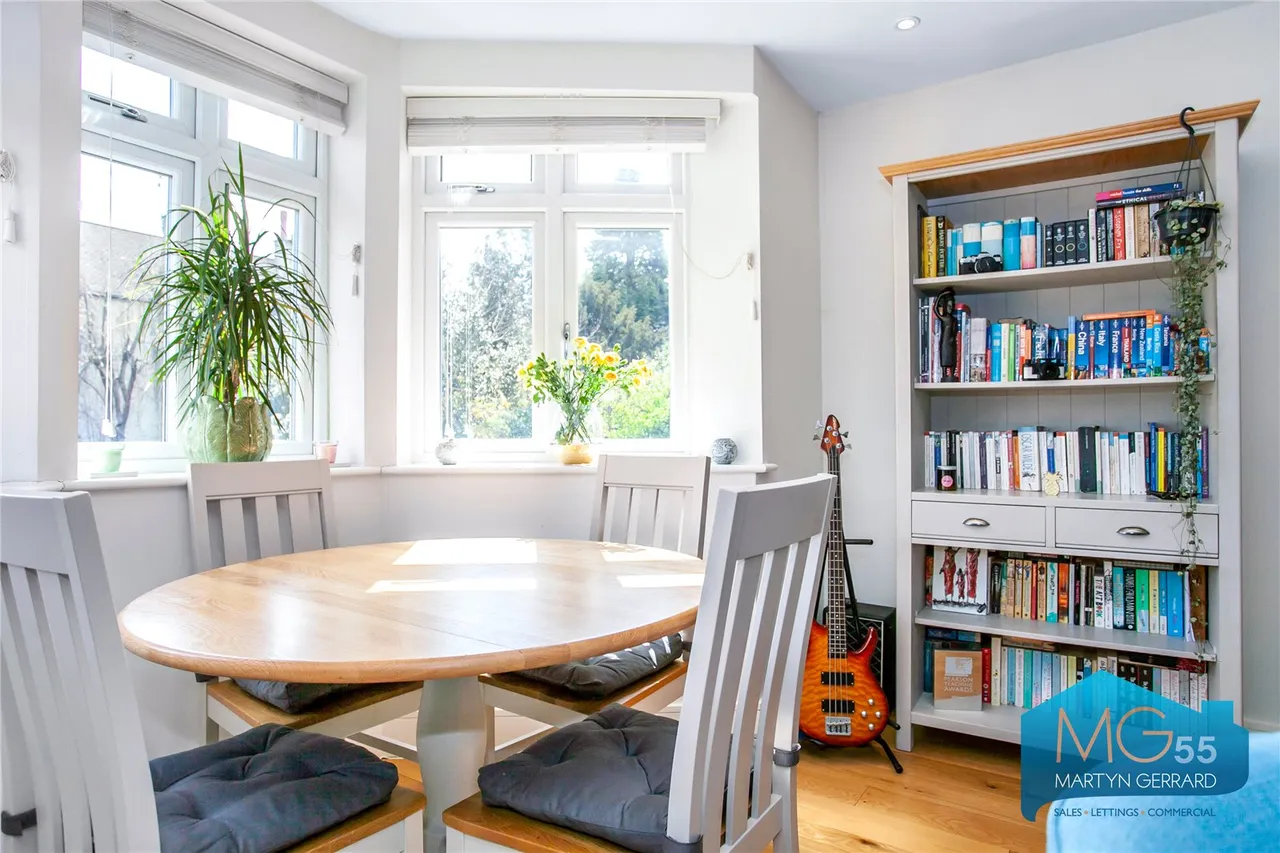 Alexandra Grove, North Finchley, N12, photo 18