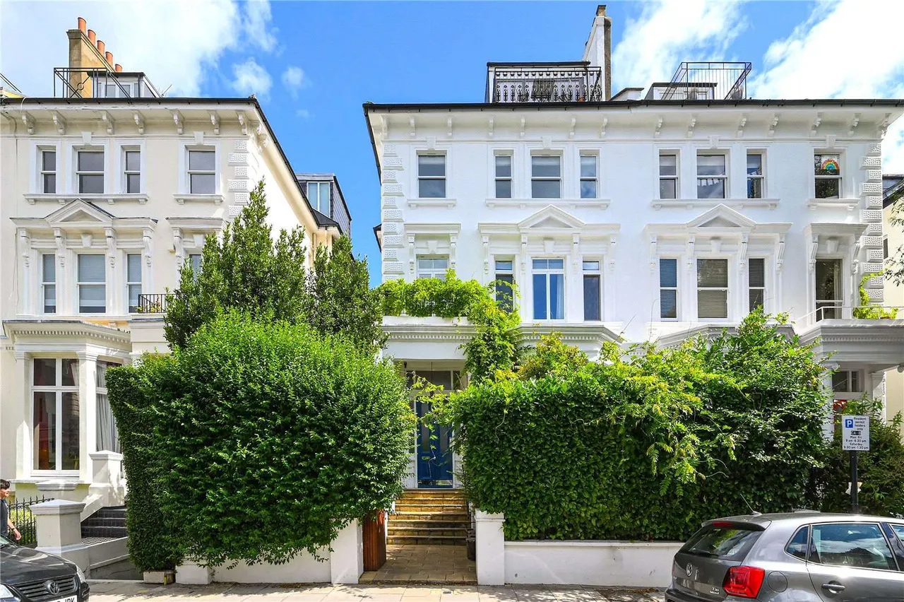4 bed flat for sale — Belsize Park Gardens, London, NW3 4LD