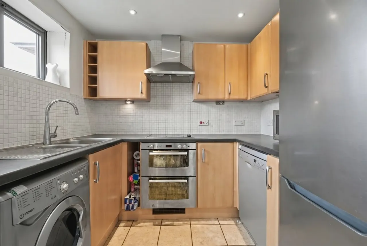 Empress Court, Woodins Way, photo 4