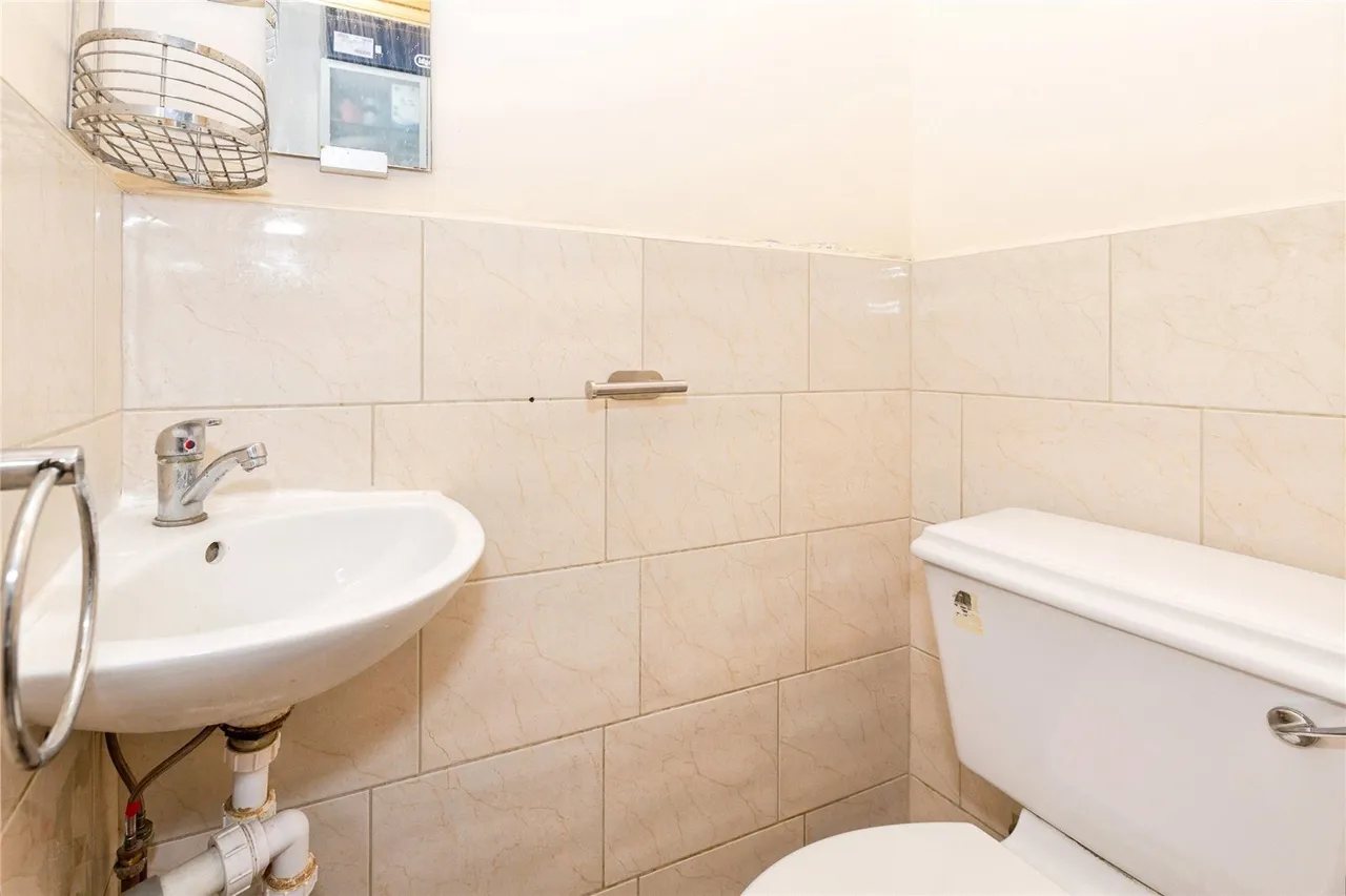Loxford Lane, Ilford, IG1, photo 10