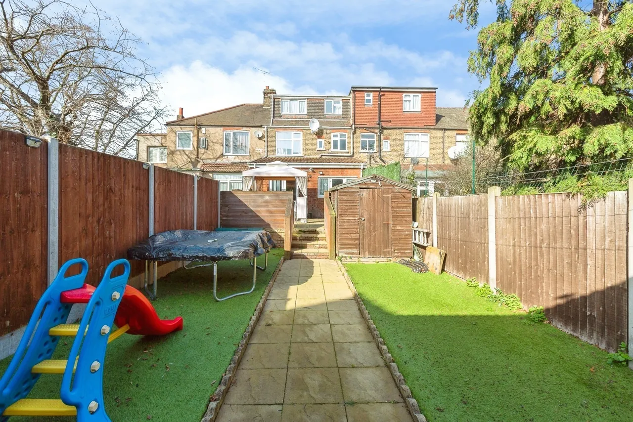 Loxford Lane, Ilford, IG1, photo 23