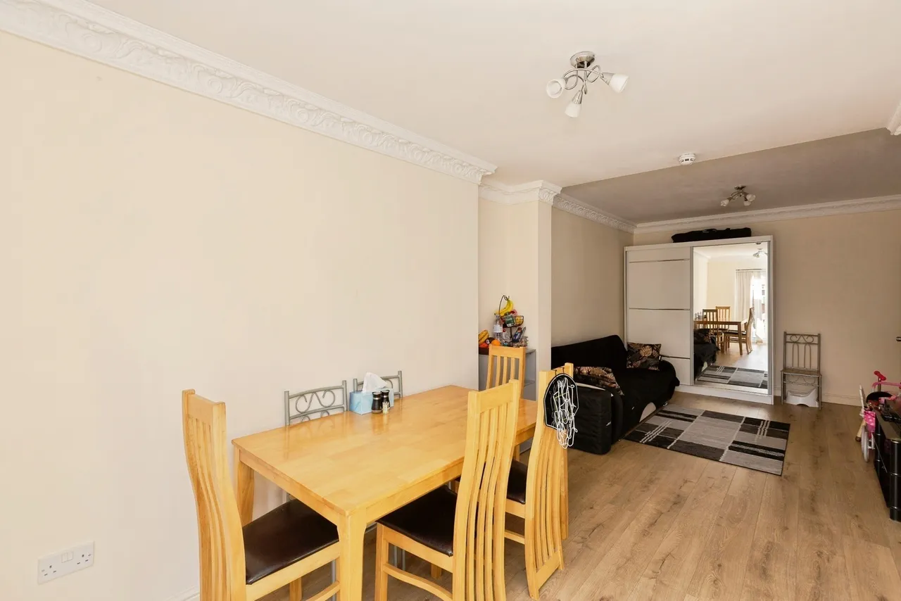 Loxford Lane, Ilford, IG1, photo 4