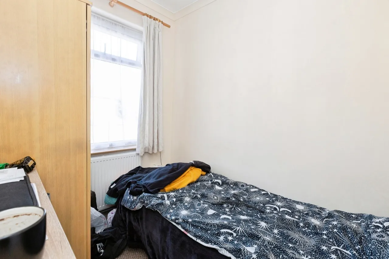 Loxford Lane, Ilford, IG1, photo 15