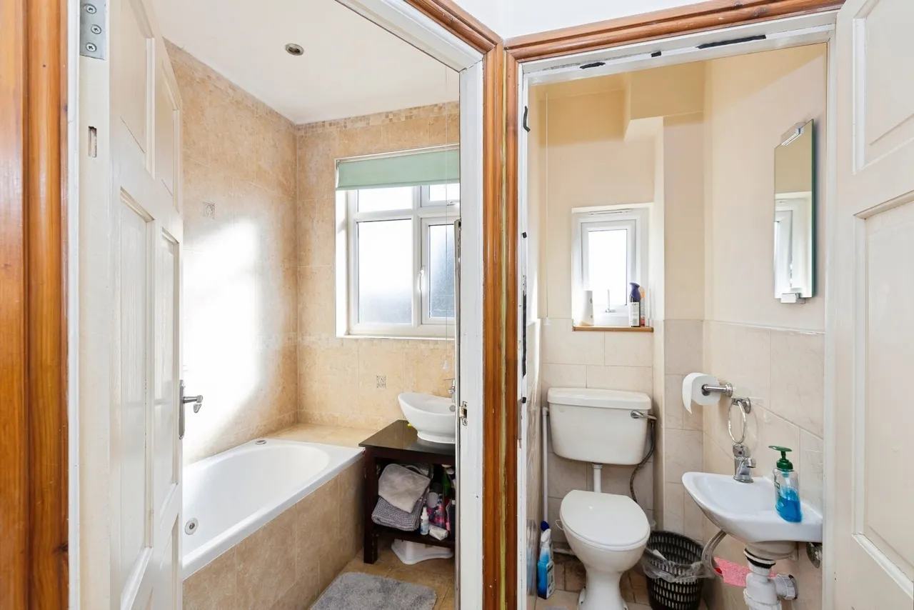 Loxford Lane, Ilford, IG1, photo 16