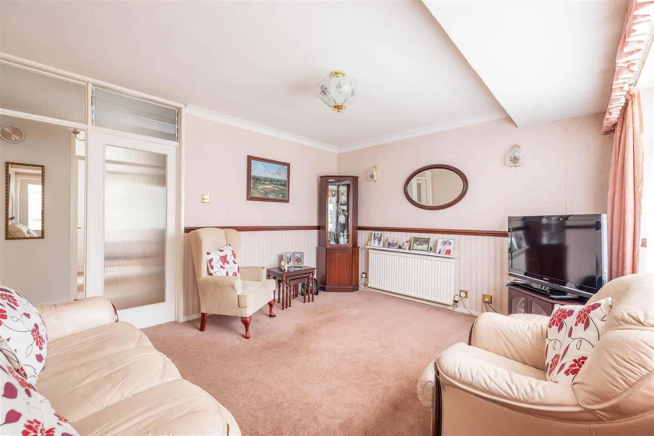 Knights Close, Windsor, SL4 5QR, photo 3