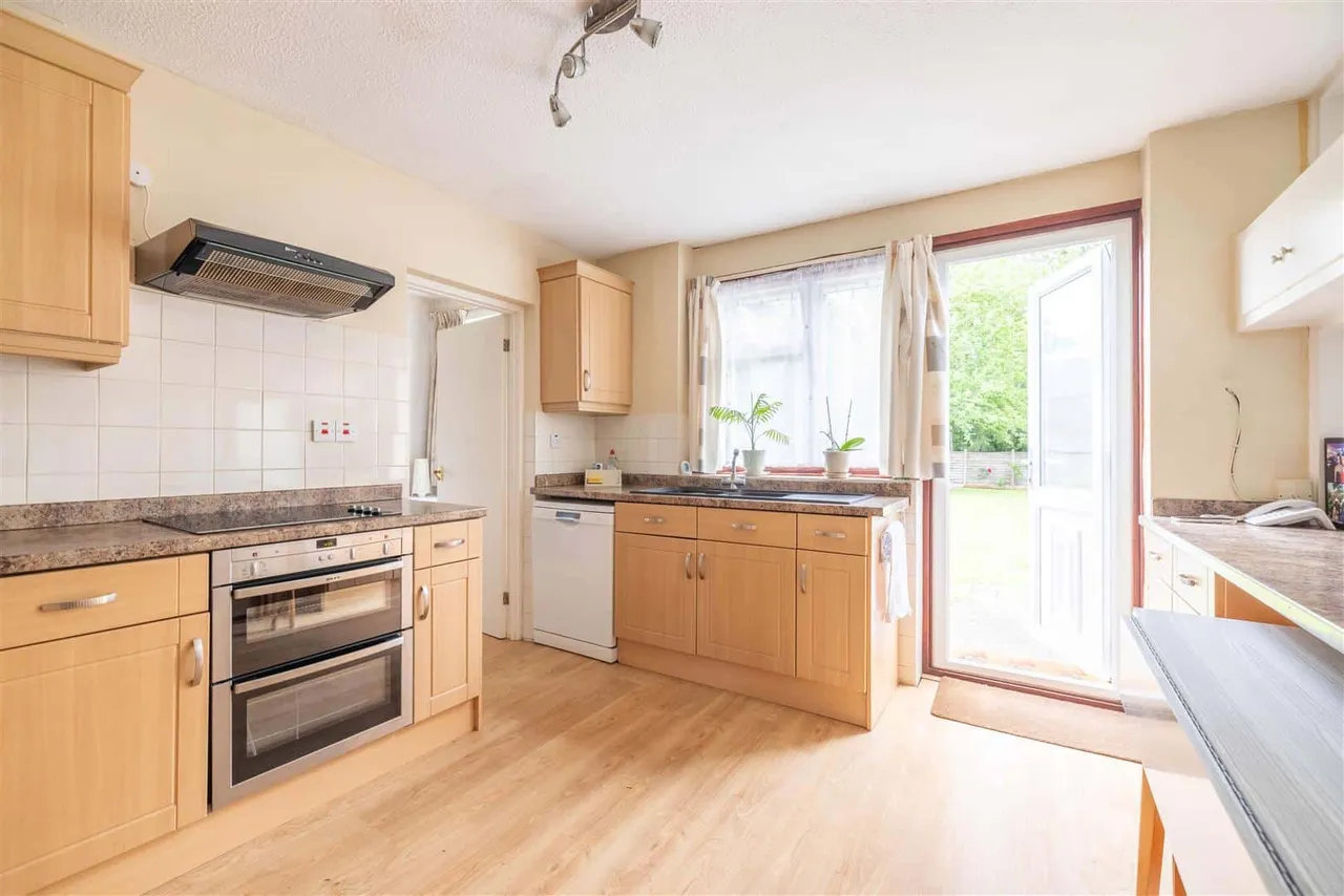 Knights Close, Windsor, SL4 5QR, photo 7