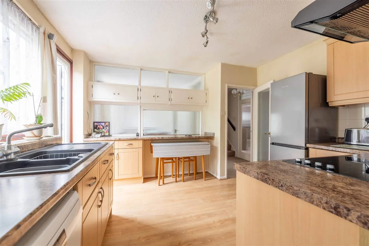 Knights Close, Windsor, SL4 5QR, photo 6