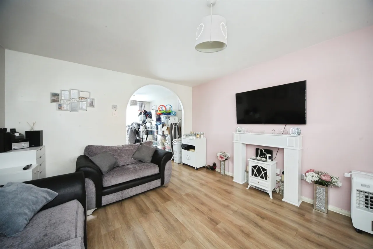 Claverley Green, Luton, LU2, photo 3