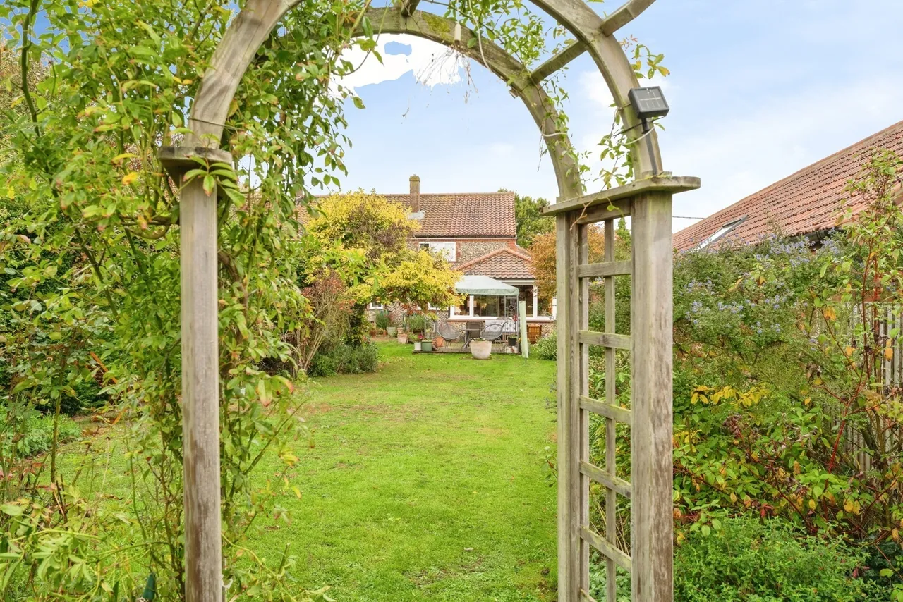 Bale Road, Sharrington, NR24, photo 4