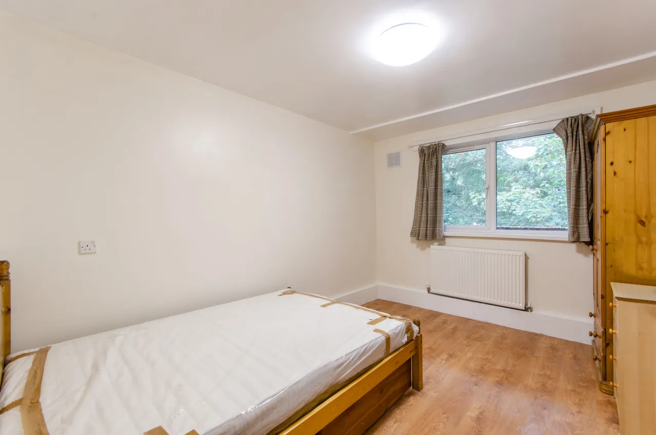 92 Garrick Close, London, photo 5