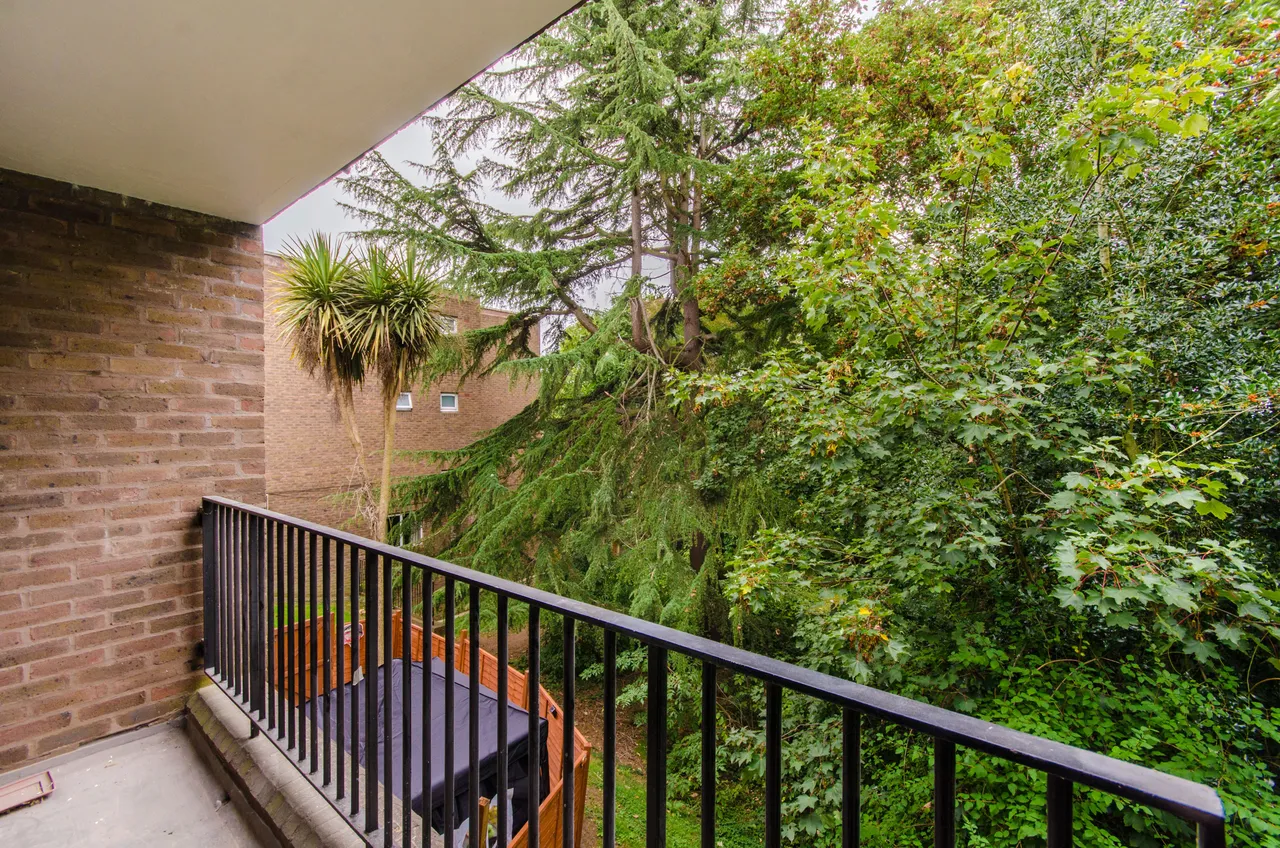 92 Garrick Close, London, photo 6