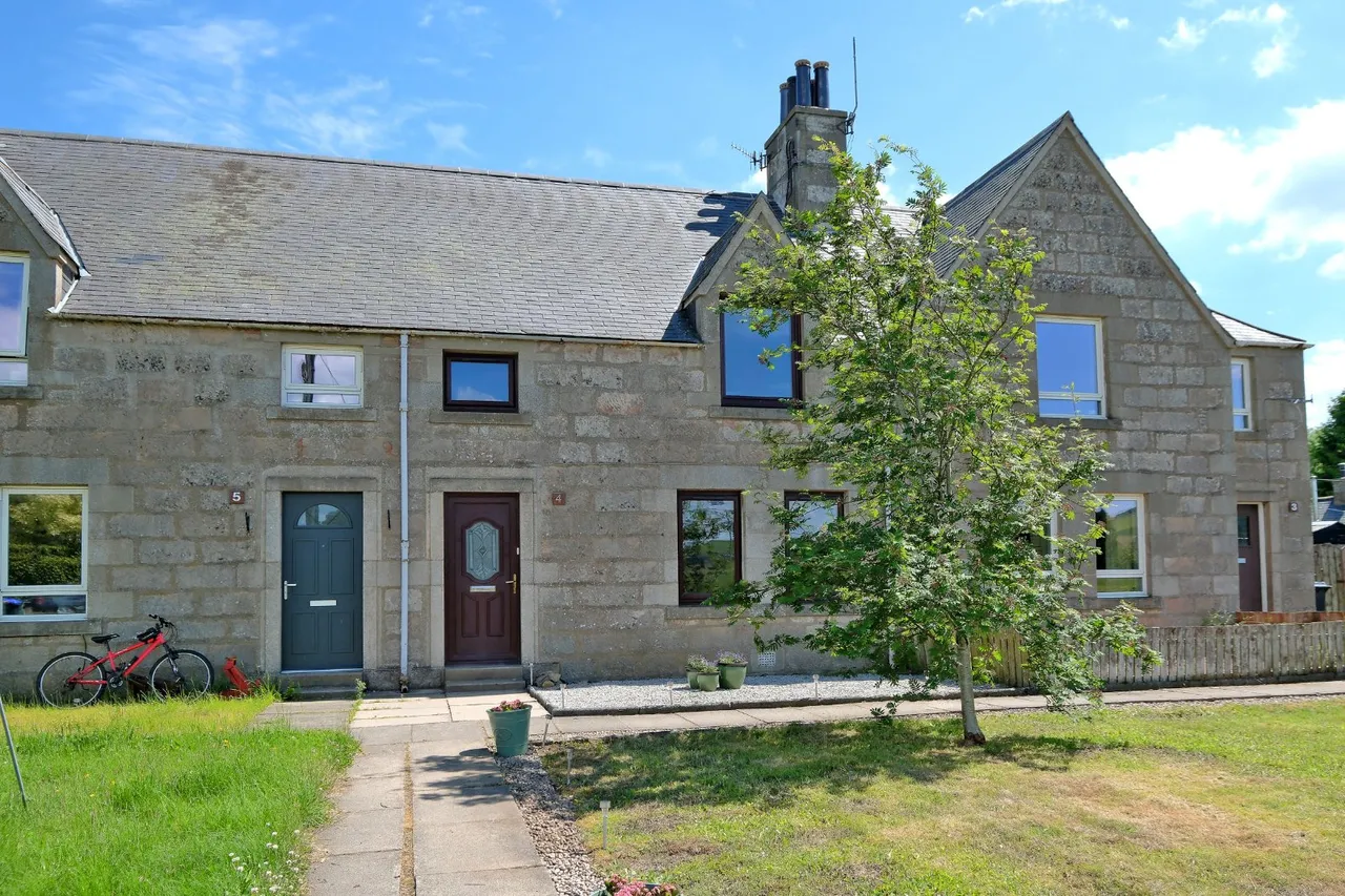 3 bed house for sale, Benview Cottages, Auchleven, AB52
