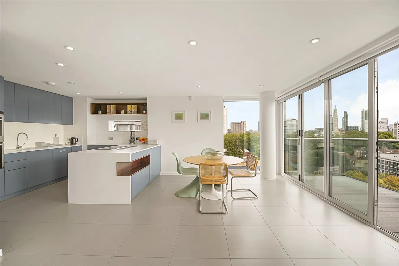 3 bed flat to rent, Dance Square, Clerkenwell, EC1V