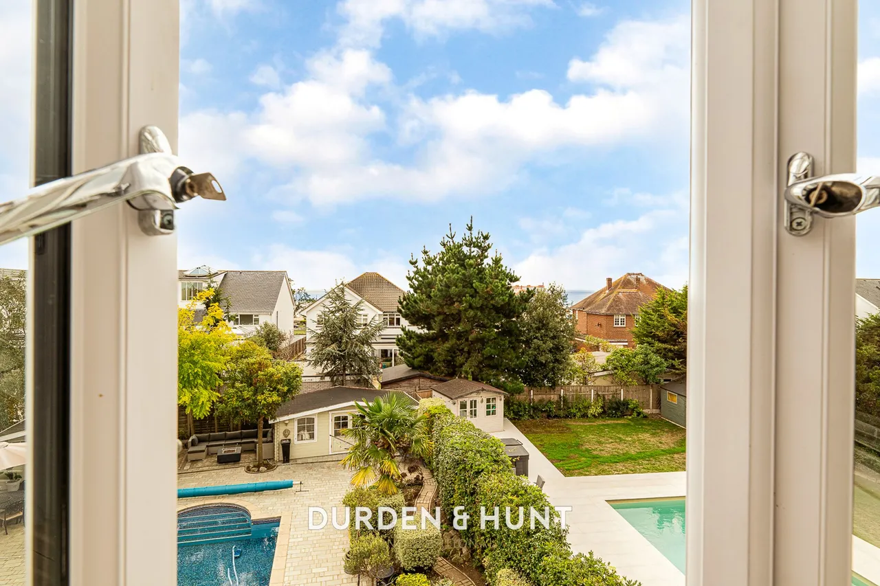 Burges Road, Thorpe Bay, SS1, photo 38