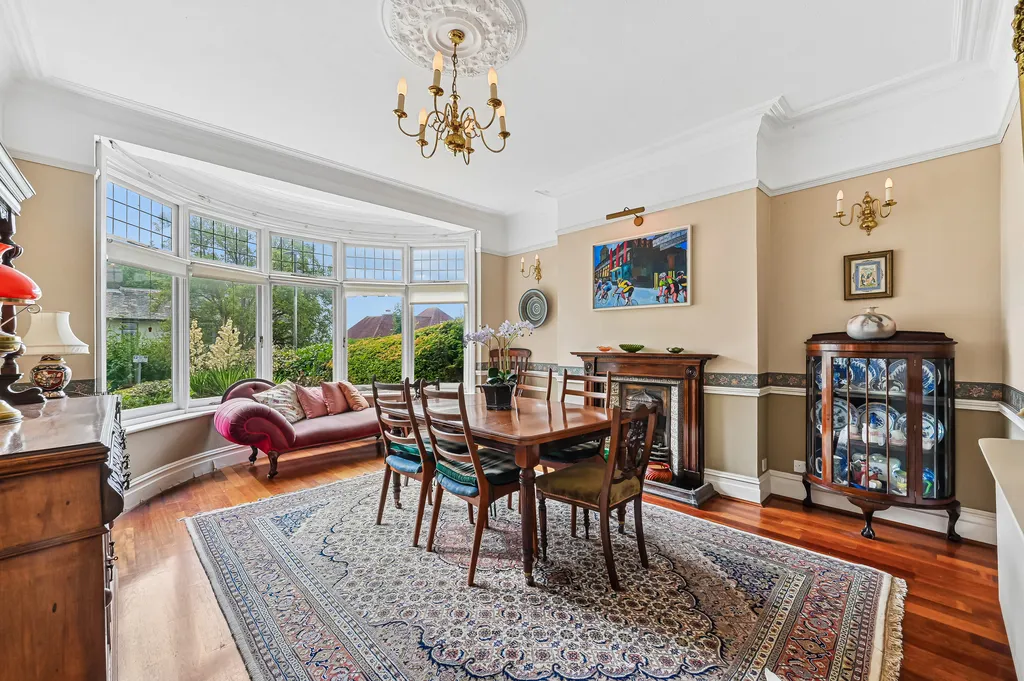 Durrington Park Road, London, SW20, photo 2