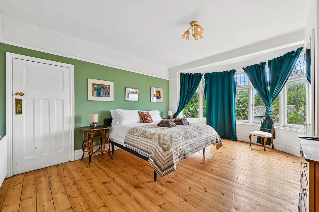 Durrington Park Road, London, SW20, photo 9