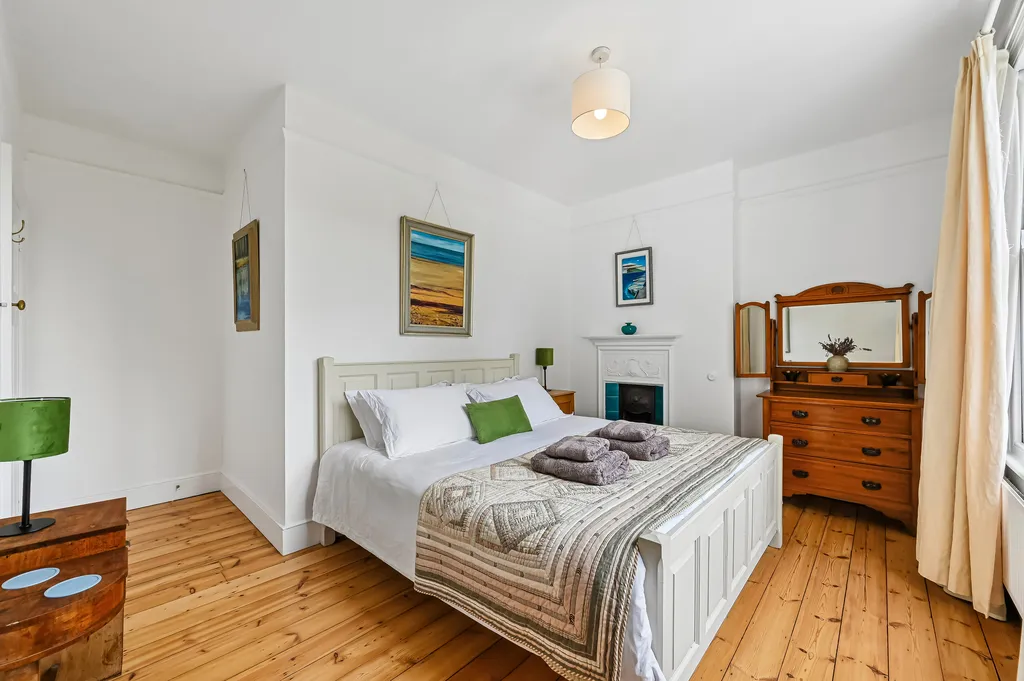 Durrington Park Road, London, SW20, photo 5