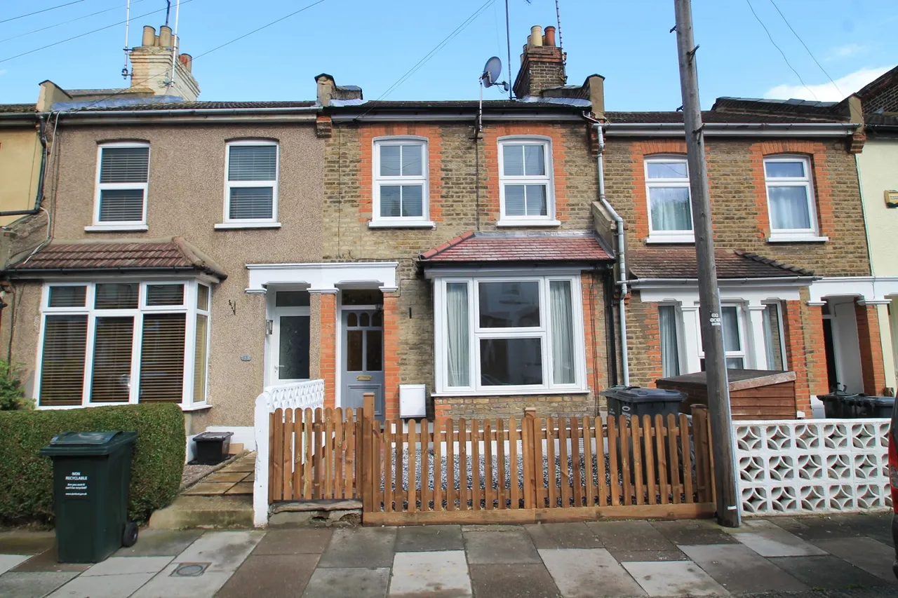 2 bed house for sale — Anne Of Cleves Road, Dartford, Kent, DA1