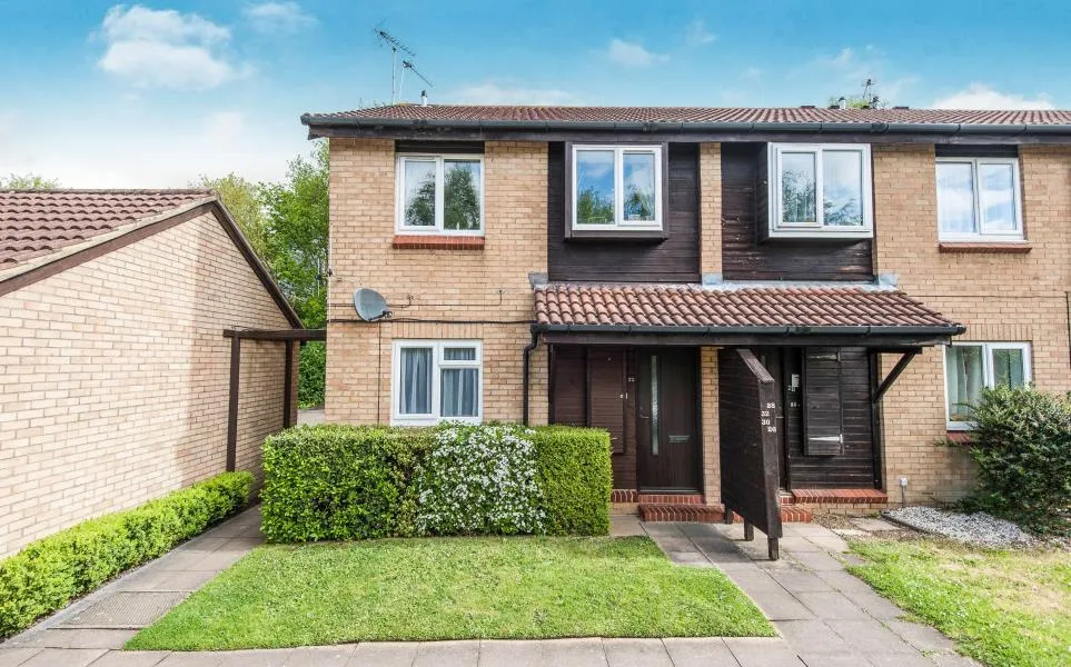 1 bed flat to rent, Willowmead Close, Woking, GU21