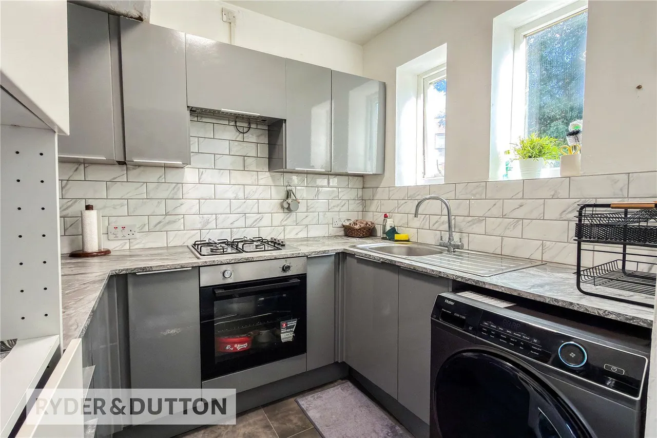 Southgate Road, Chadderton, OL9, photo 6