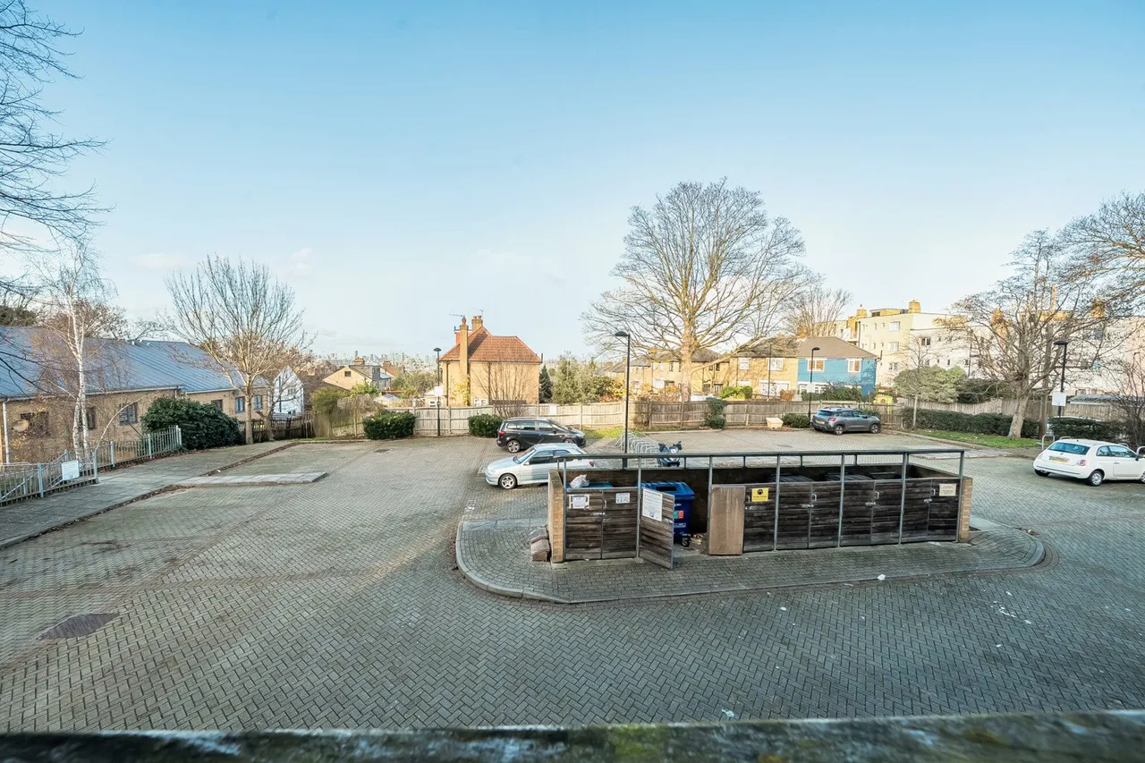 Charlton Road, SE7, photo 11