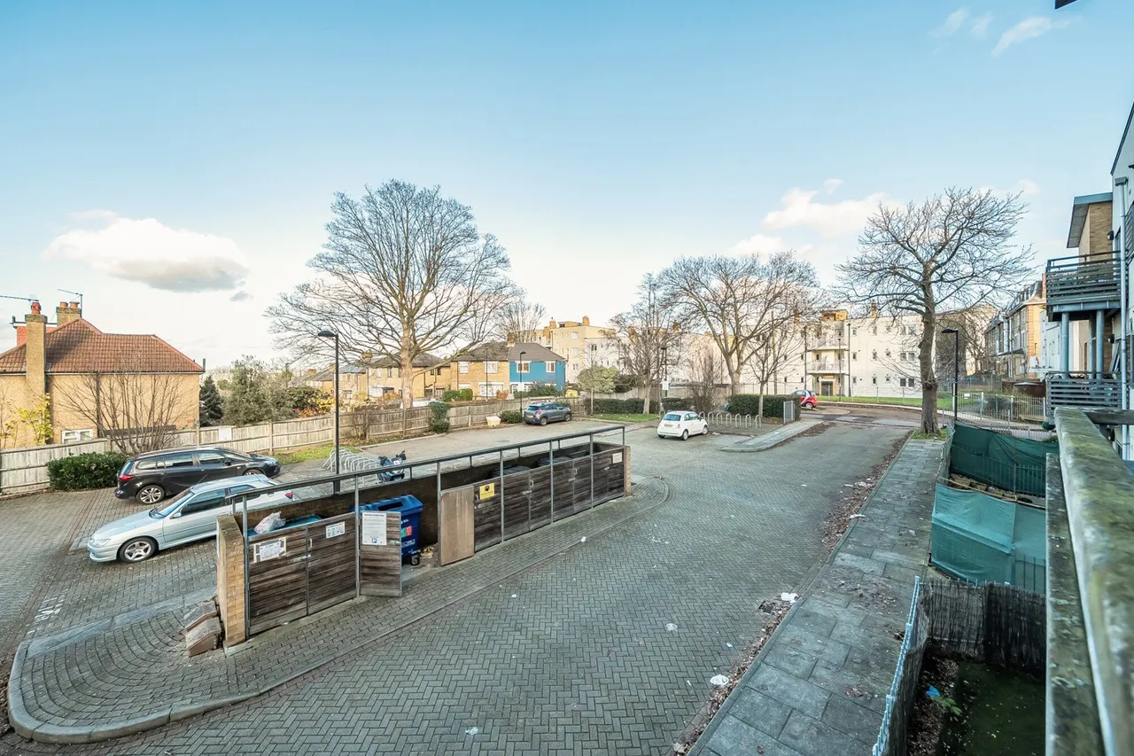 Charlton Road, SE7, photo 12