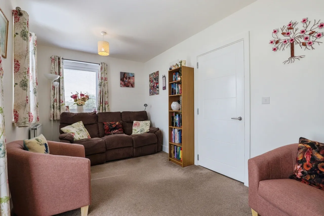 Jupiter Road, Milton Regis, Sittingbourne, Kent, ME10, photo 6