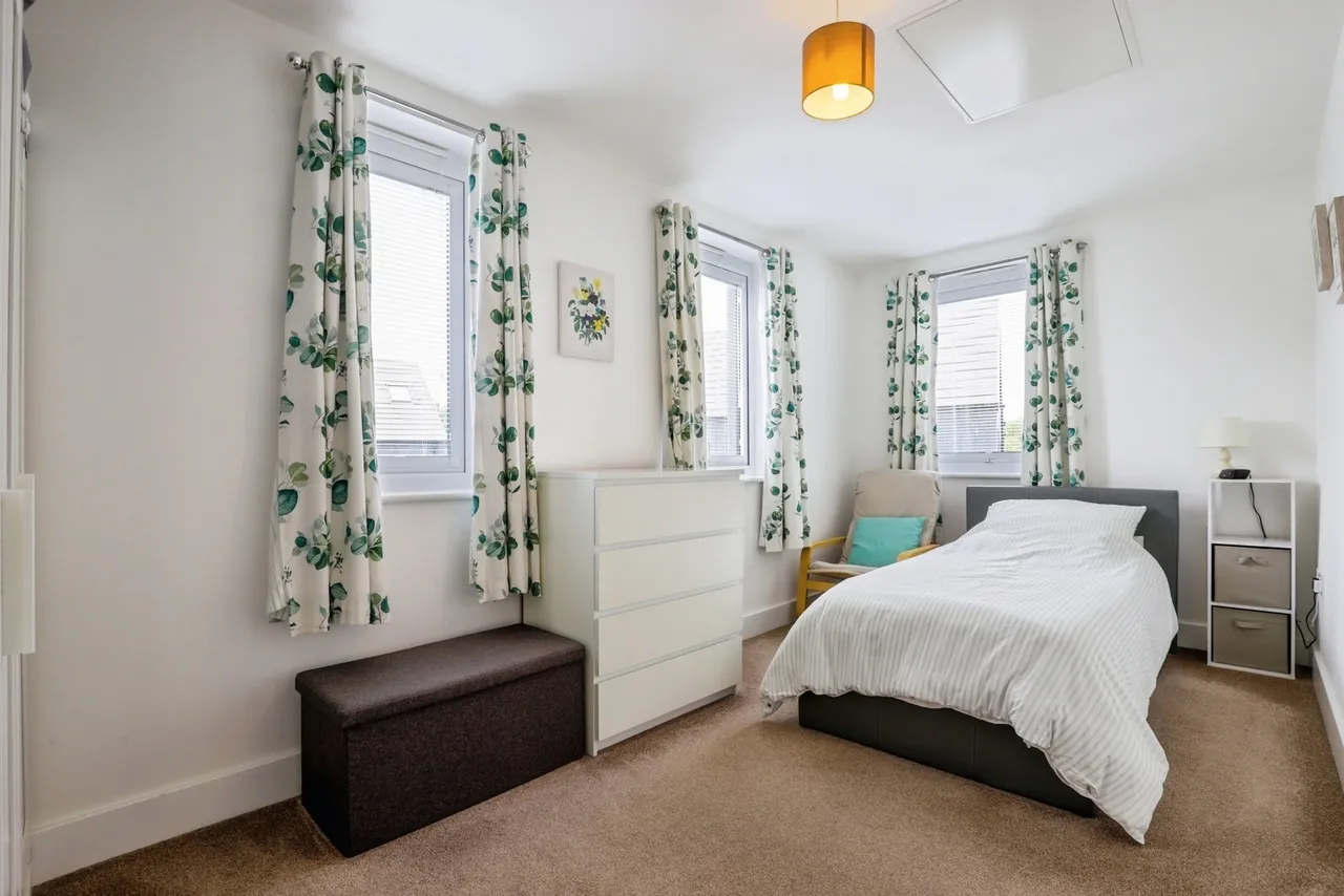Jupiter Road, Milton Regis, Sittingbourne, Kent, ME10, photo 9