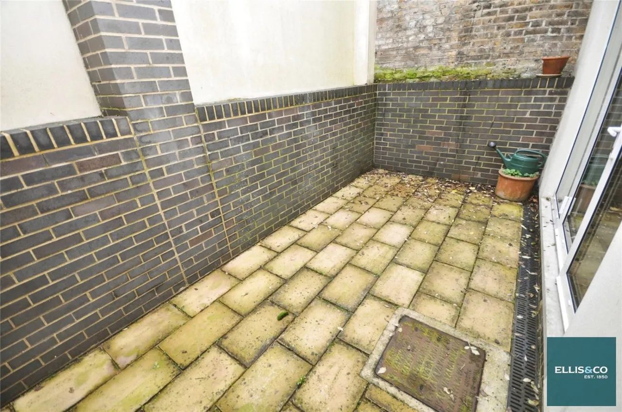 Lincoln Road, East Finchley, N2, photo 12