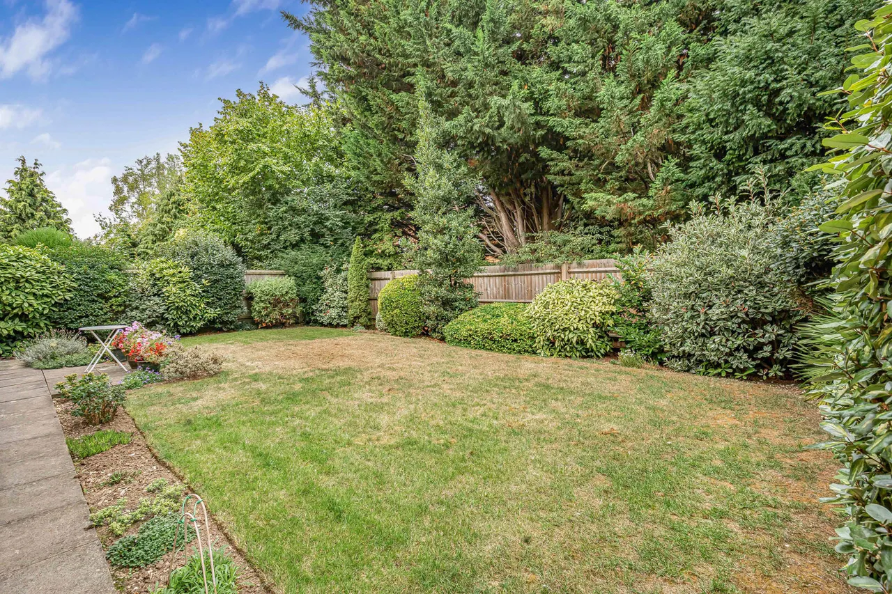 Meynell Gardens, Newmarket, CB8, photo 3