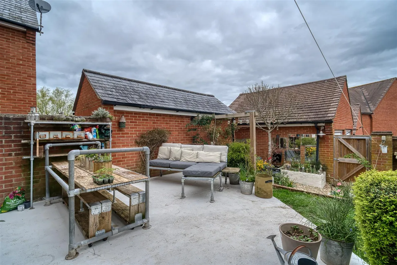 Bayfields, Gillingham, photo 5
