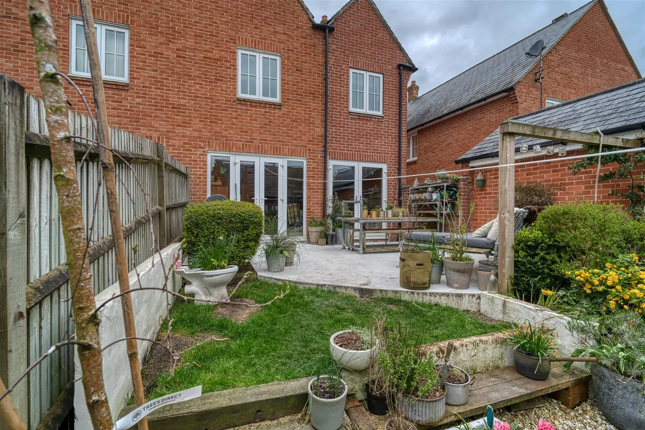 Bayfields, Gillingham, photo 10