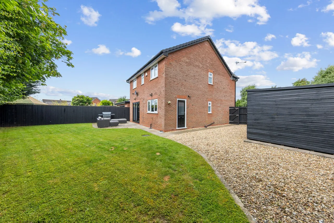 Cotswold Gardens, Lowton, Warrington, Warrington, WA3 1FT, photo 4