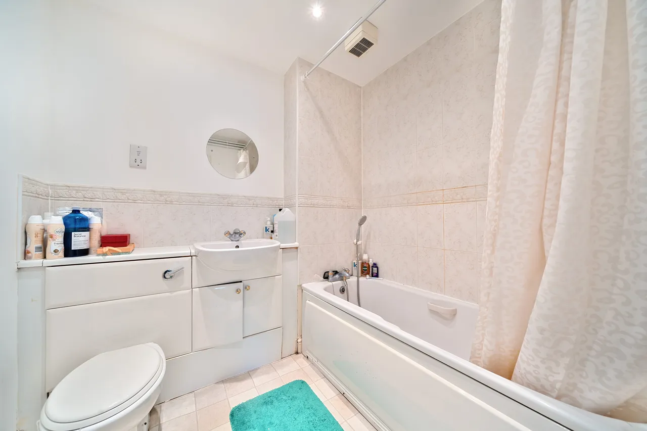 Hale Lane, Abbey Court, HA8, photo 8