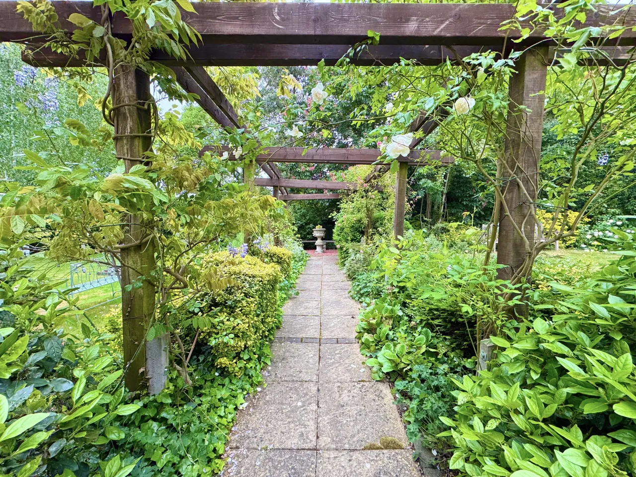 Hale Lane, Abbey Court, HA8, photo 10