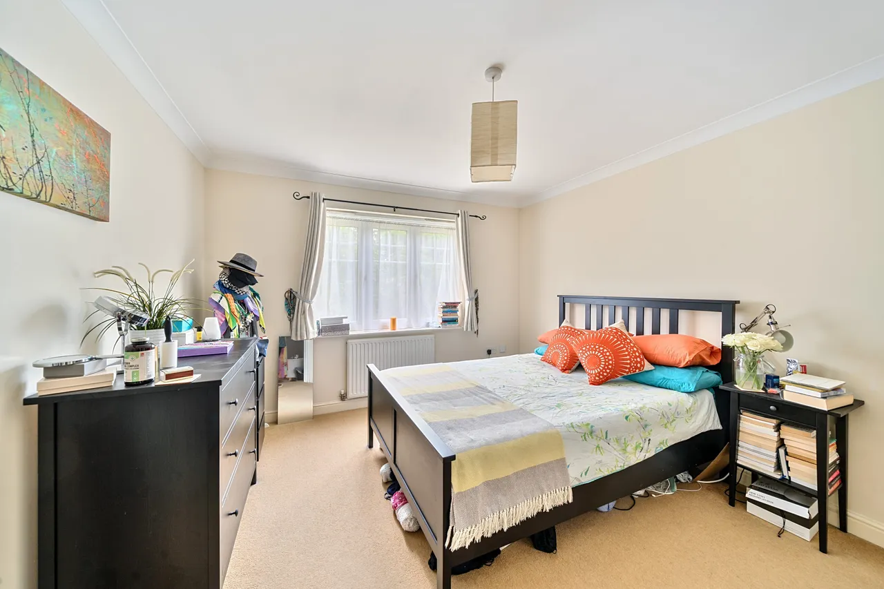 Hale Lane, Abbey Court, HA8, photo 4