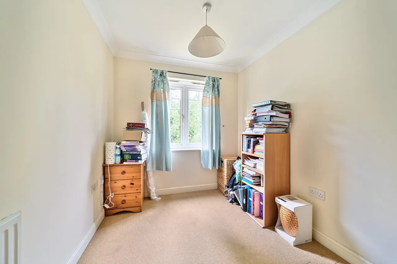 Hale Lane, Abbey Court, HA8, photo 6