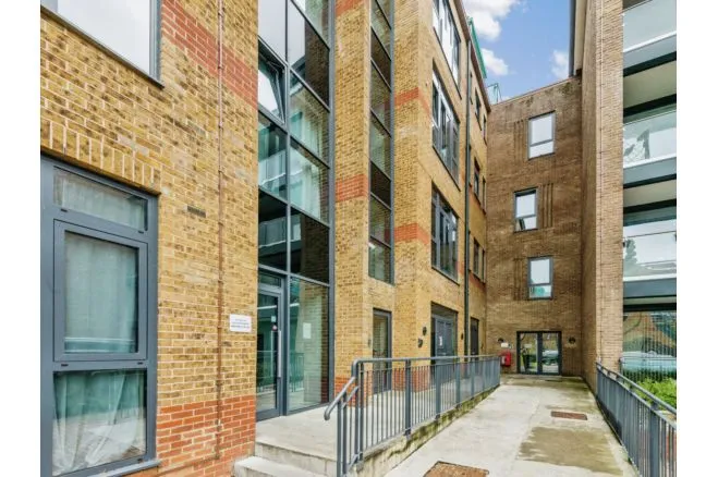 Brindley Place, Uxbridge, UB8, photo 19
