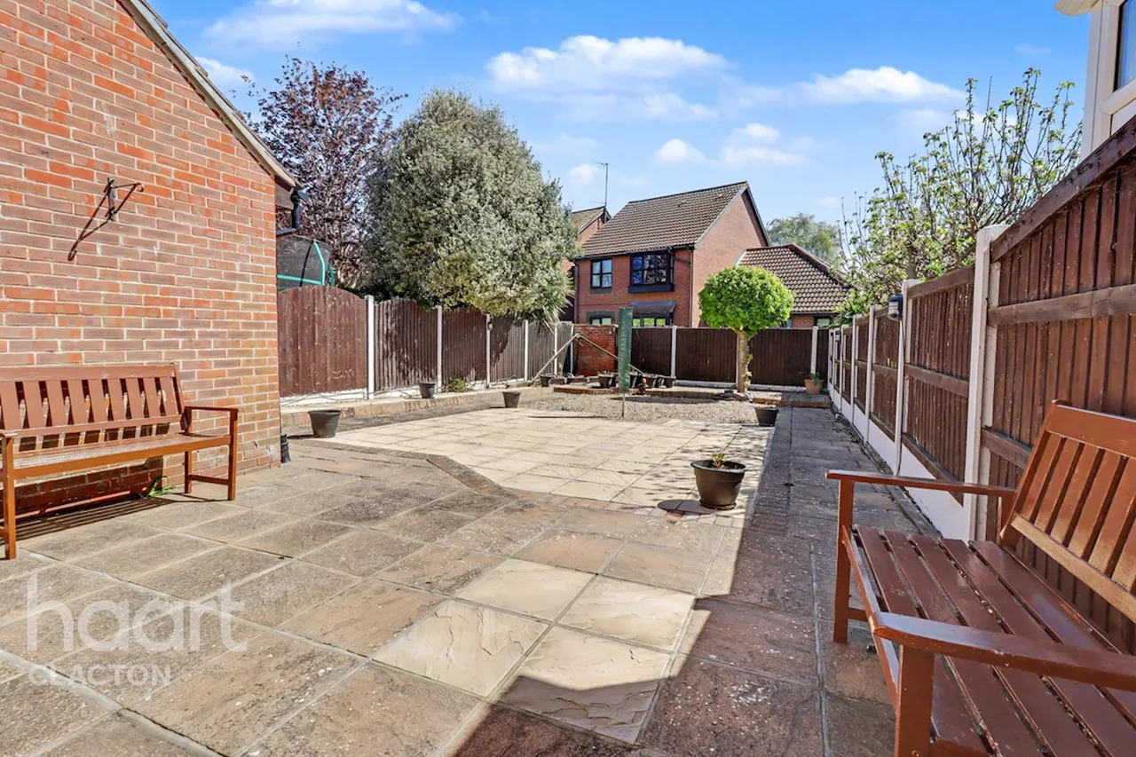 Portsmouth Road, Clacton-On-Sea, CO15, photo 10