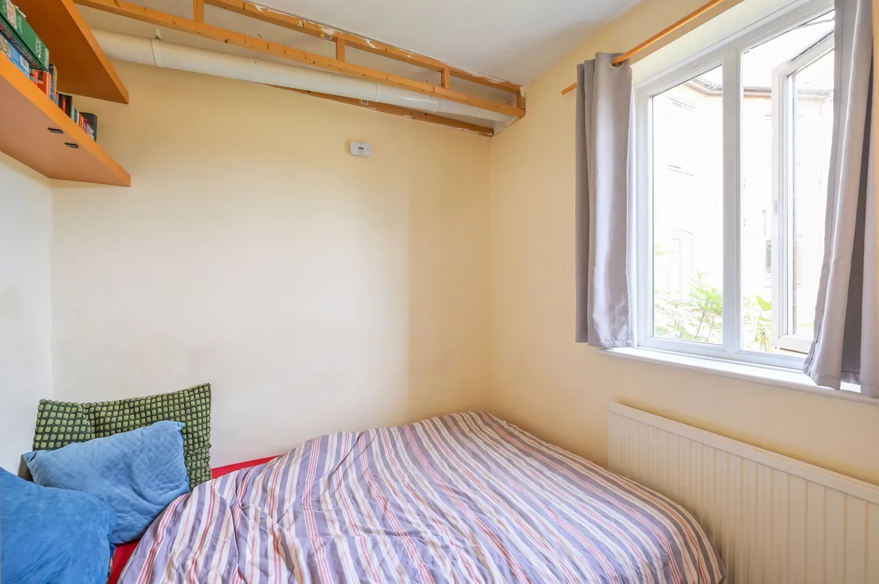 32 Waterman Way, London, photo 5