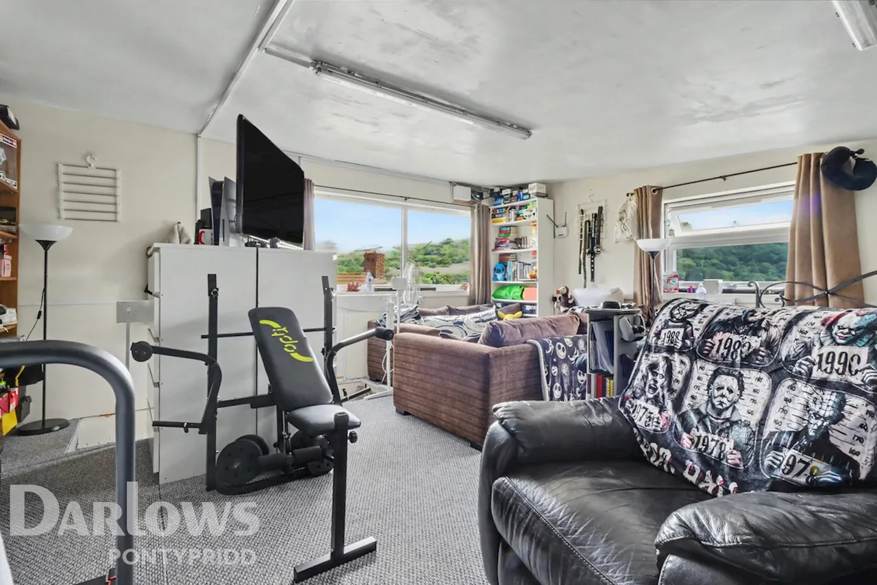 Stow Hill, Pontypridd, photo 16