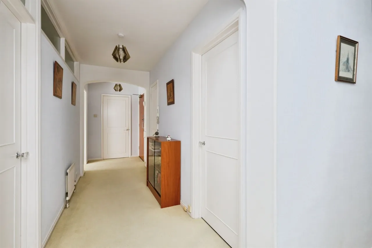 Compton Place Road, Eastbourne, photo 11