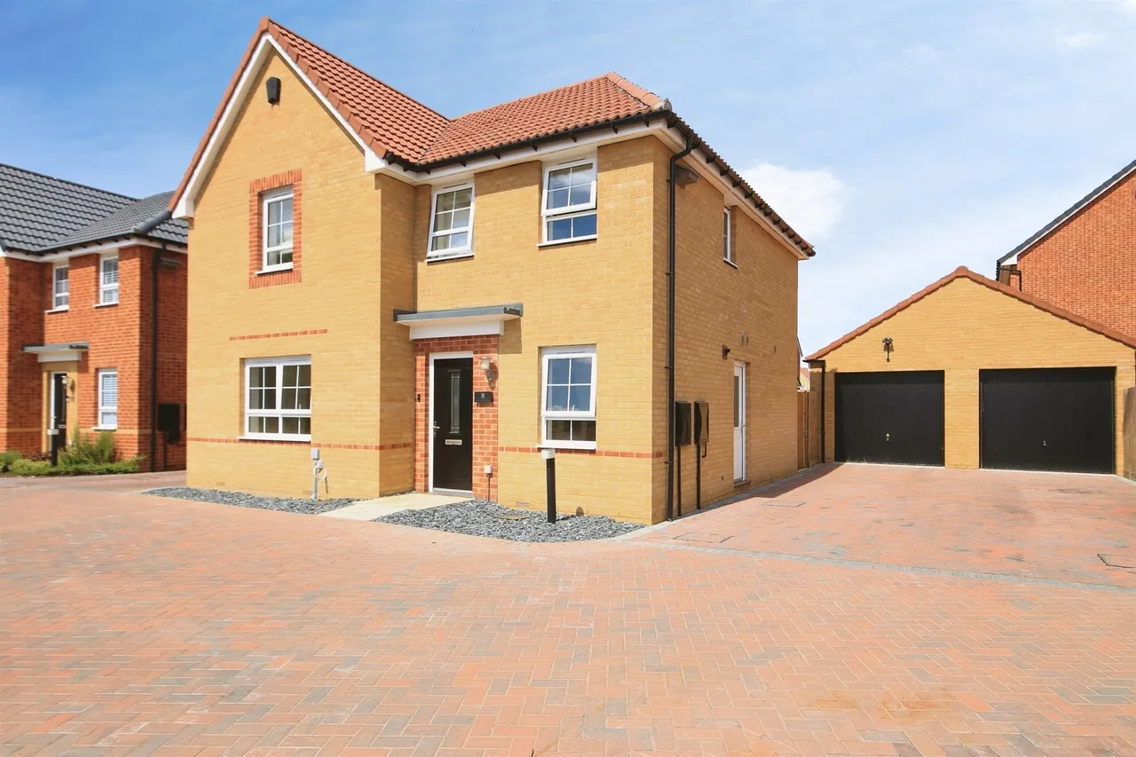 4 bed house for sale, Blossom Place, Peterborough, PE7