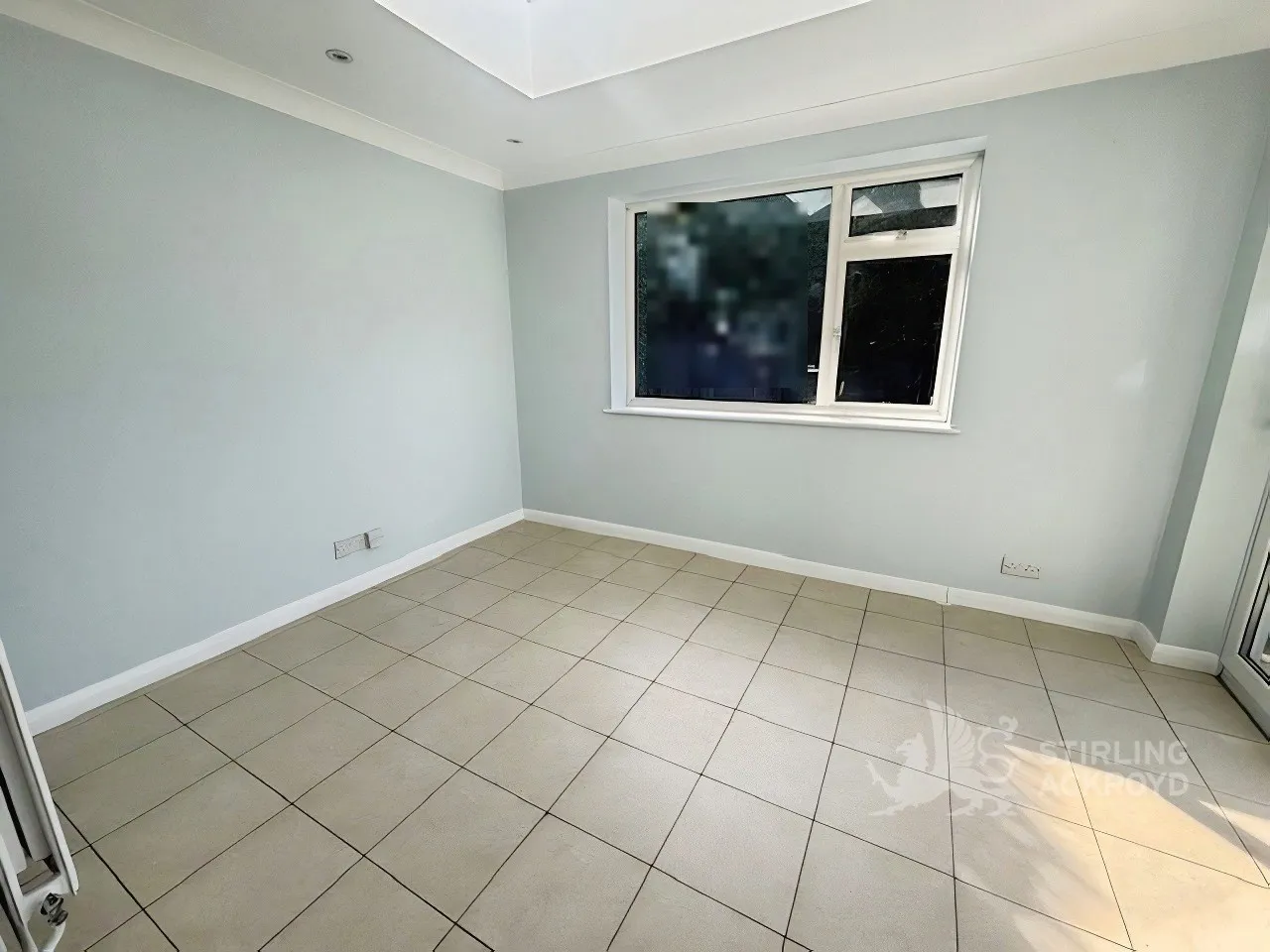 Elizabeth Gardens, Sunbury-on-Thames, TW16, photo 8