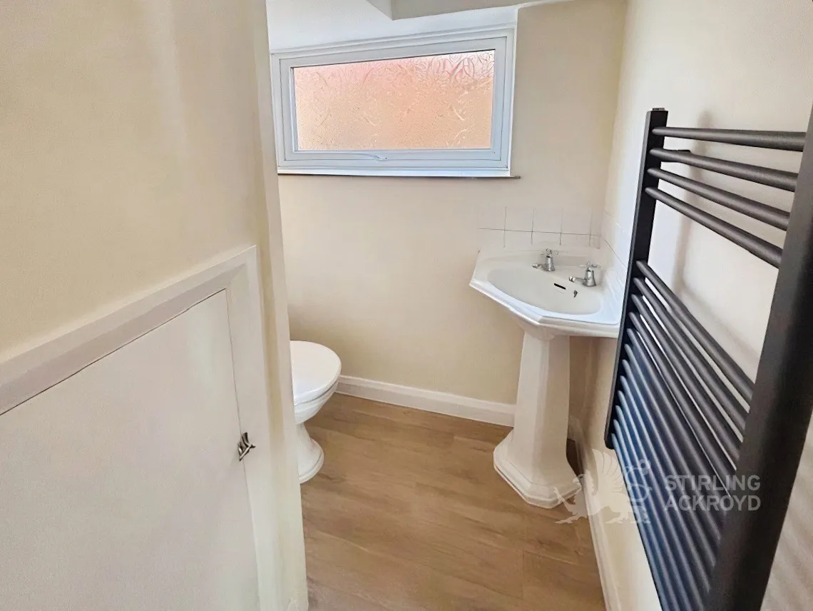 Elizabeth Gardens, Sunbury-on-Thames, TW16, photo 16