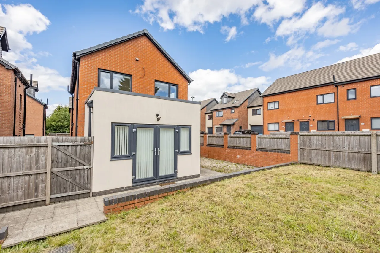 Browns Blue Close, Markfield, photo 4