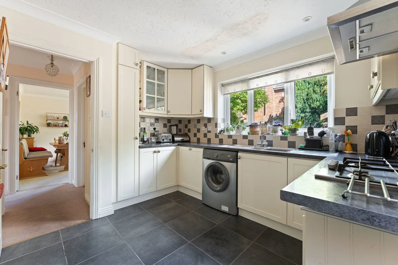 Myrrfield Road, Bishopdown, SP1, photo 6