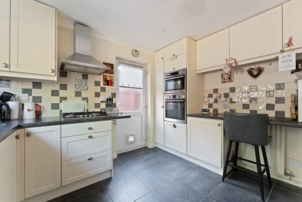 Myrrfield Road, Bishopdown, SP1, photo 7