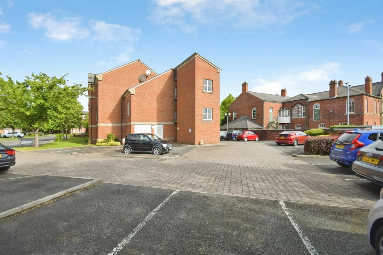 Nightingale Close, Chesterfield, Derbyshire, S41, photo 13