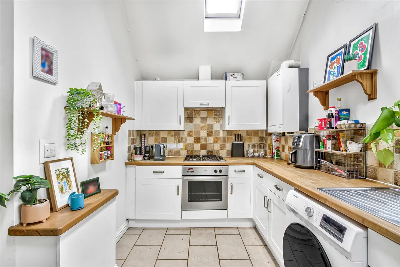 Mitcham Lane, Furzedown, photo 9